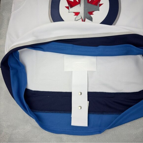 Winnipeg Jets NWT Men's Size 50 US Patrik Laine Adidas Authentic Jersey w/Flaw - Picture 6 of 16
